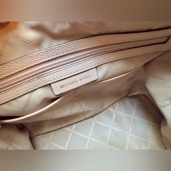 Large Michael Kors Pink Purse - Picture 10 of 12